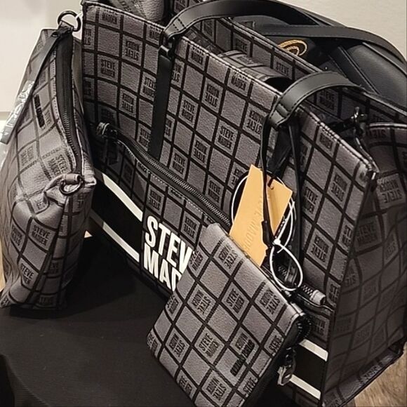 Steve Madden BOlivia Block Logo Tote Bag w/Detachable Crossbody & Wristlet - Picture 6 of 12